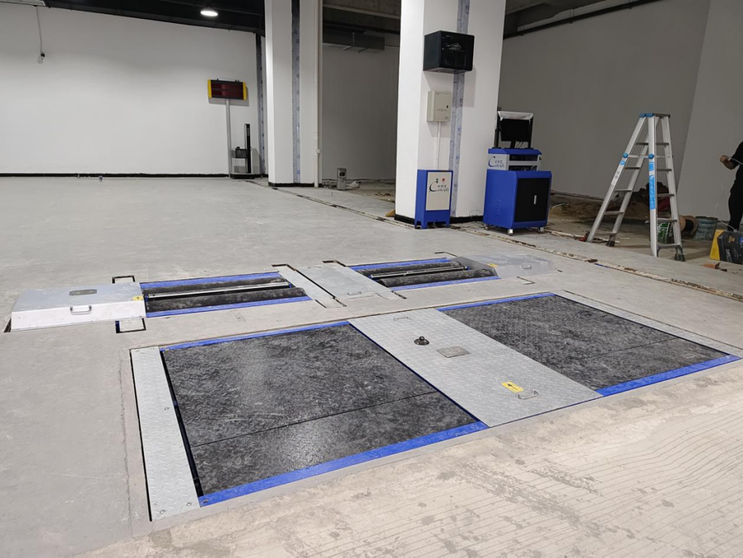 वाहन निरीक्षण उपकरण CTFZ-15JZ रोलर ब्रेक परीक्षक विपरीत बल प्रकार वाहन ब्रेक परीक्षक लिफ्ट के साथ